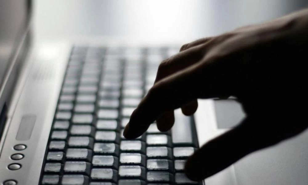 Στον εισαγγελέα δύο νεαροί σε Αθήνα και Θεσσαλονίκη-Κατηγορούνται για παιδική πορνογραφία